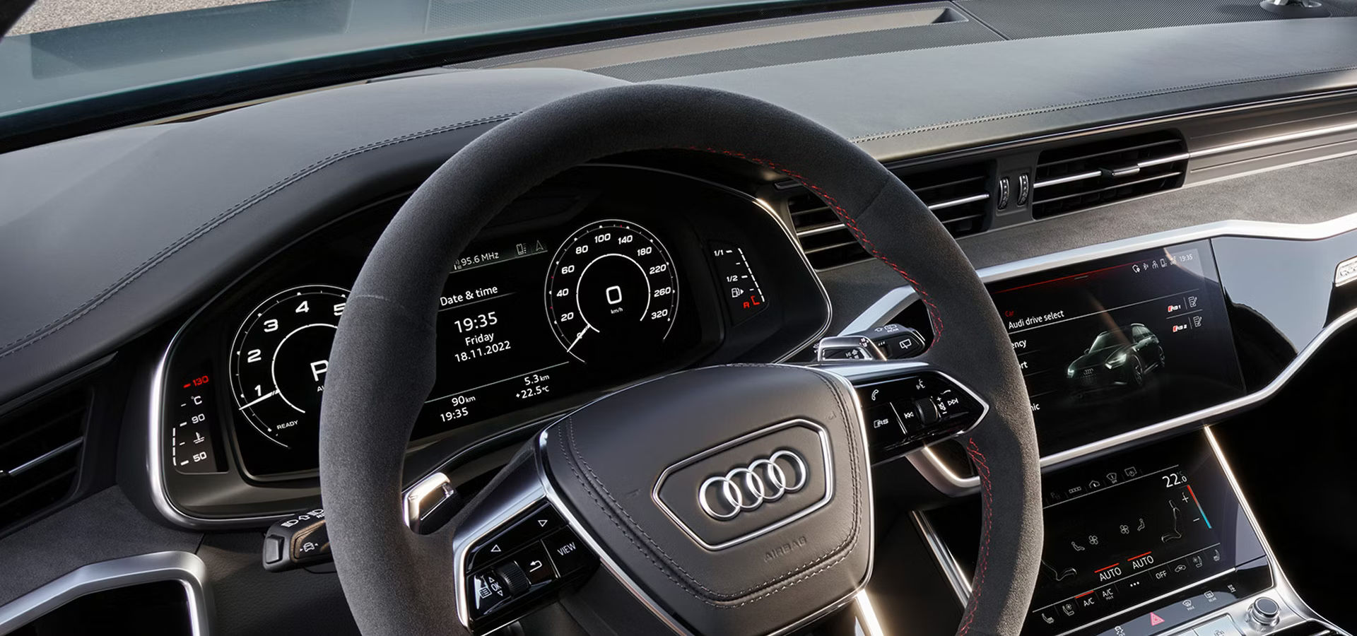 Audi RS 6 Avant steering wheel