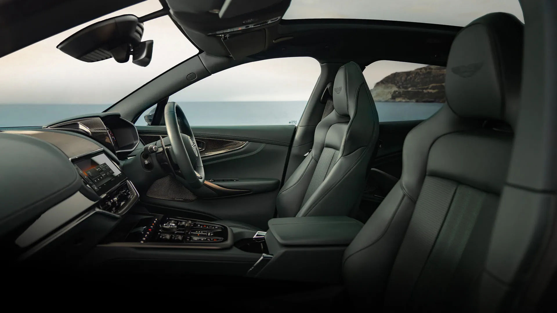 Aston Martin DBX707 interior