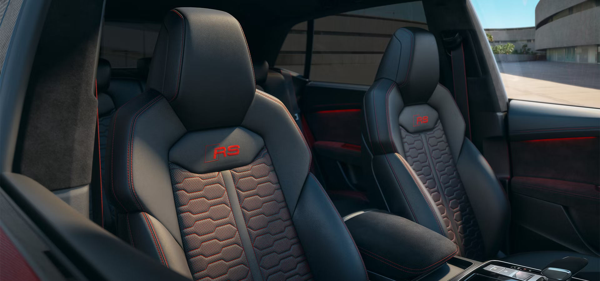 RS Q8 interior