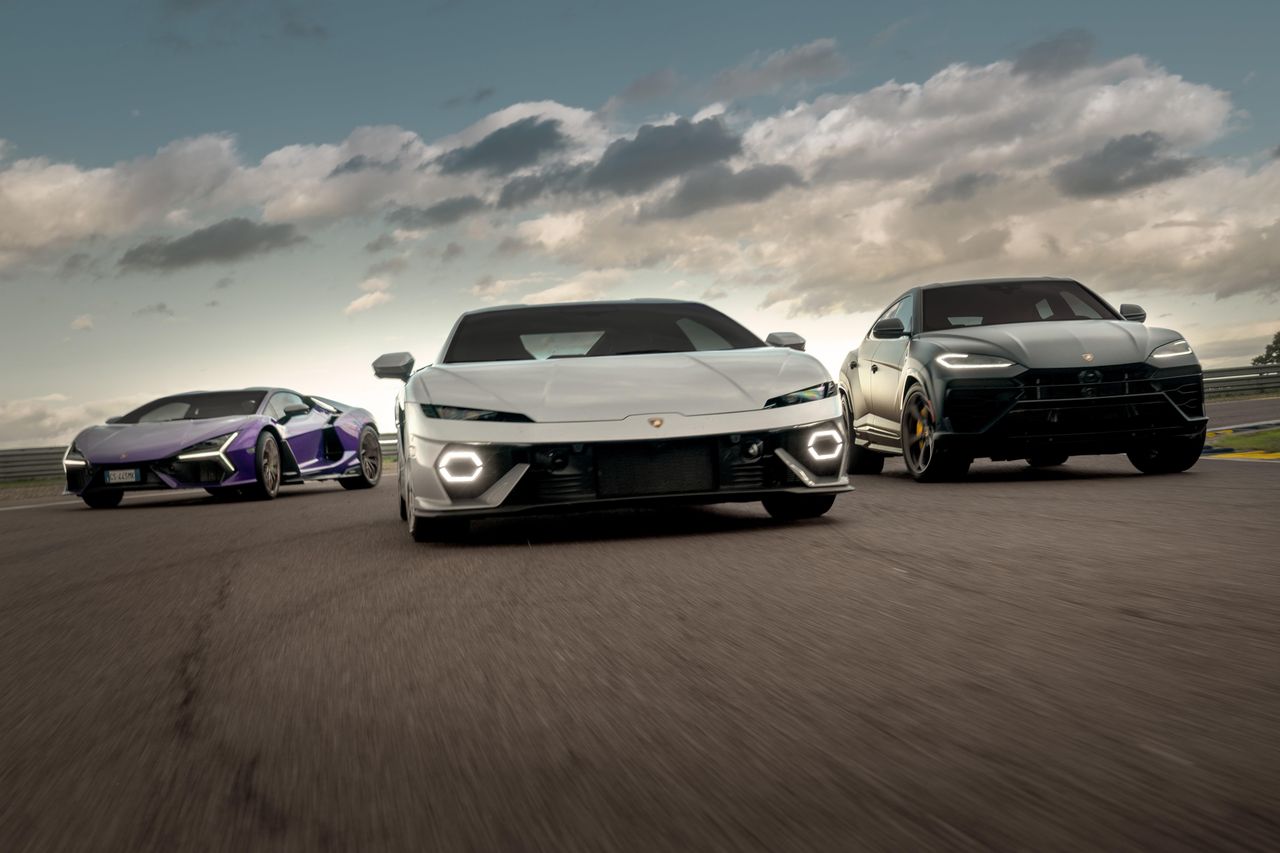 Lamborghini's hybrid range collects awards worldwide