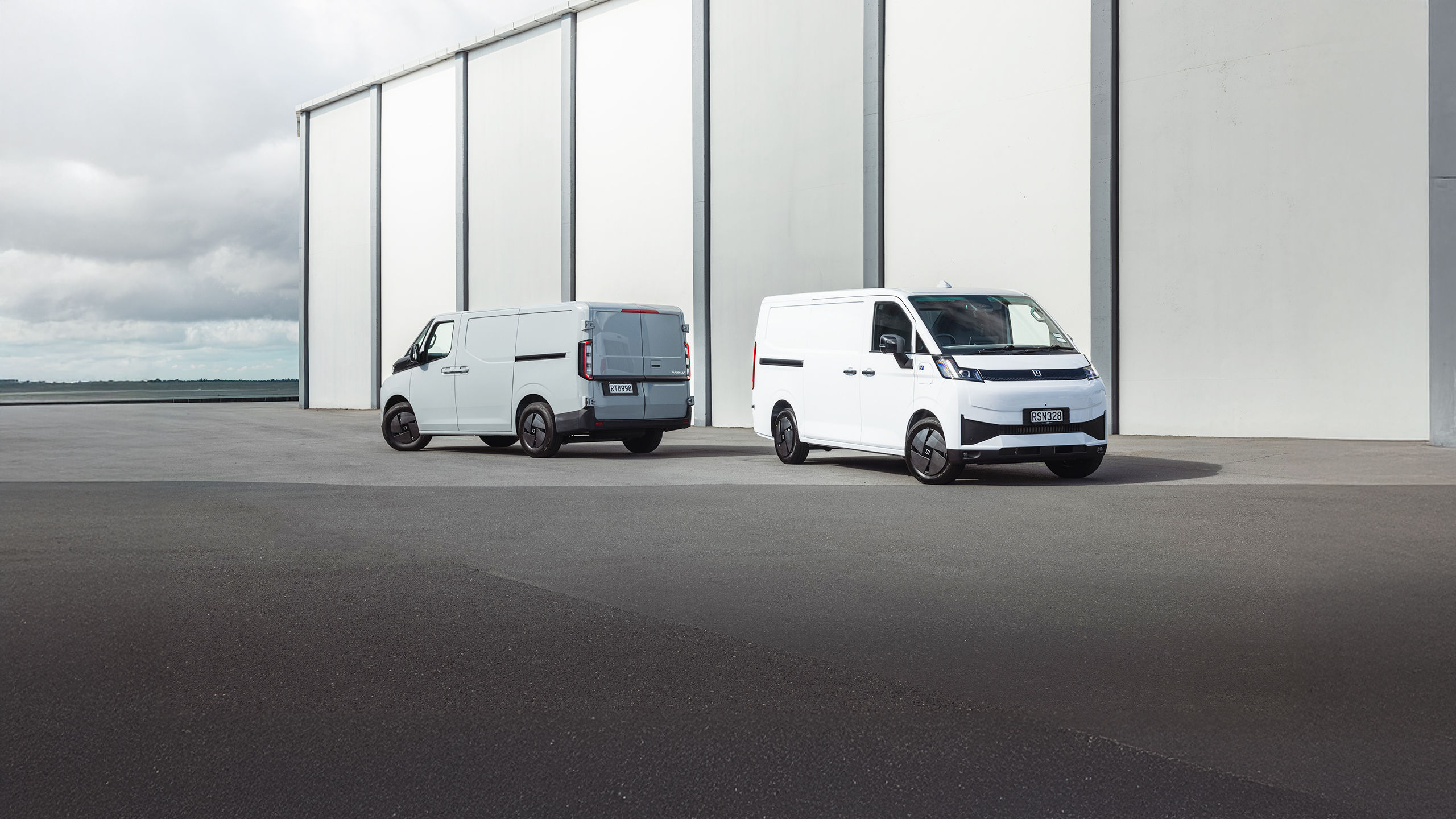 Farizon V7E on city streets, engineered from a ground-up EV platform