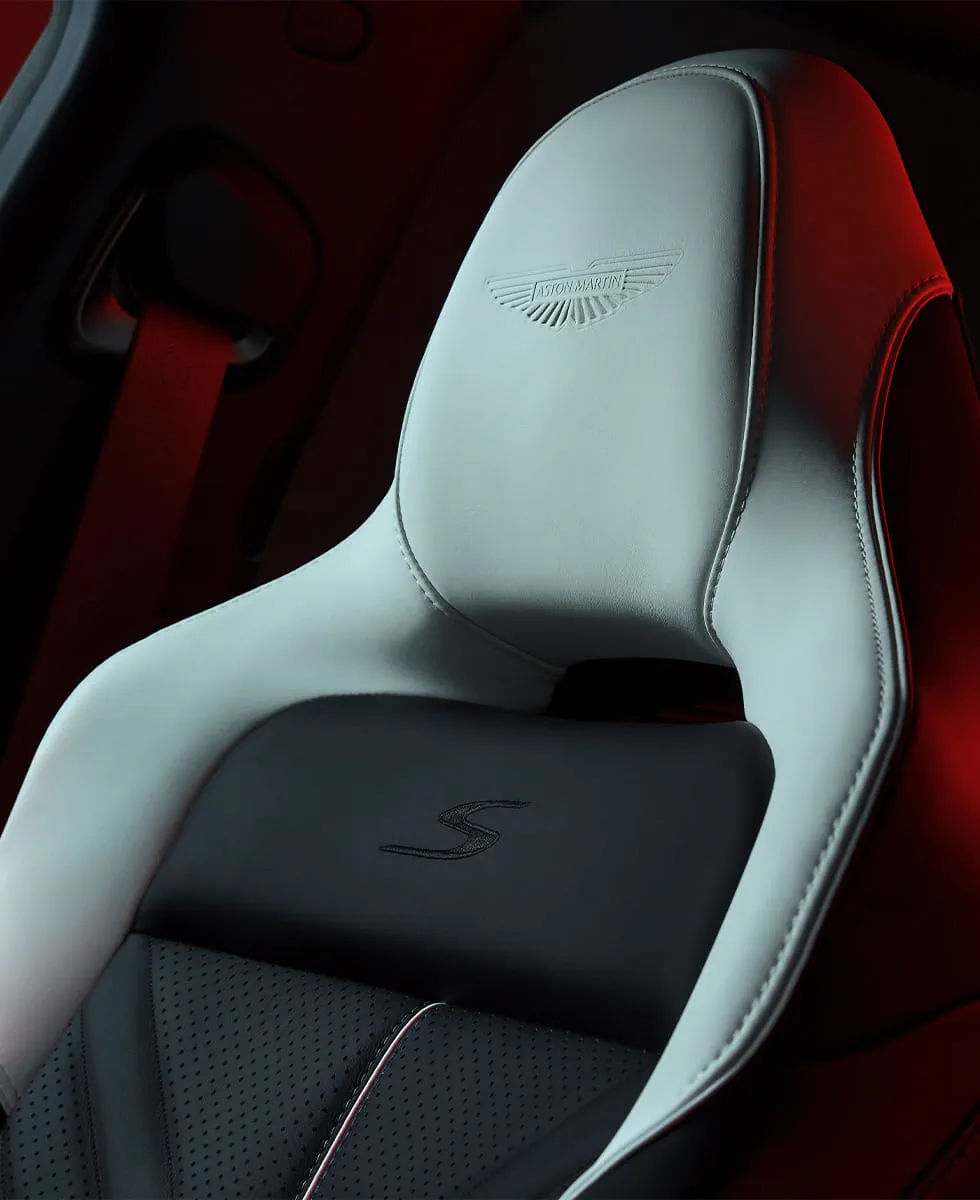 Aston Martin Vantage S seat