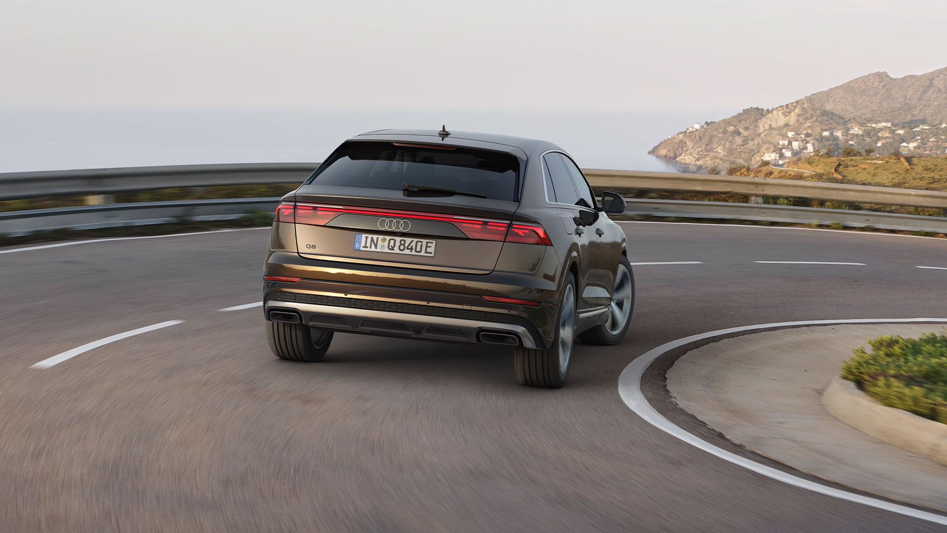 Q8 hybrid cornering