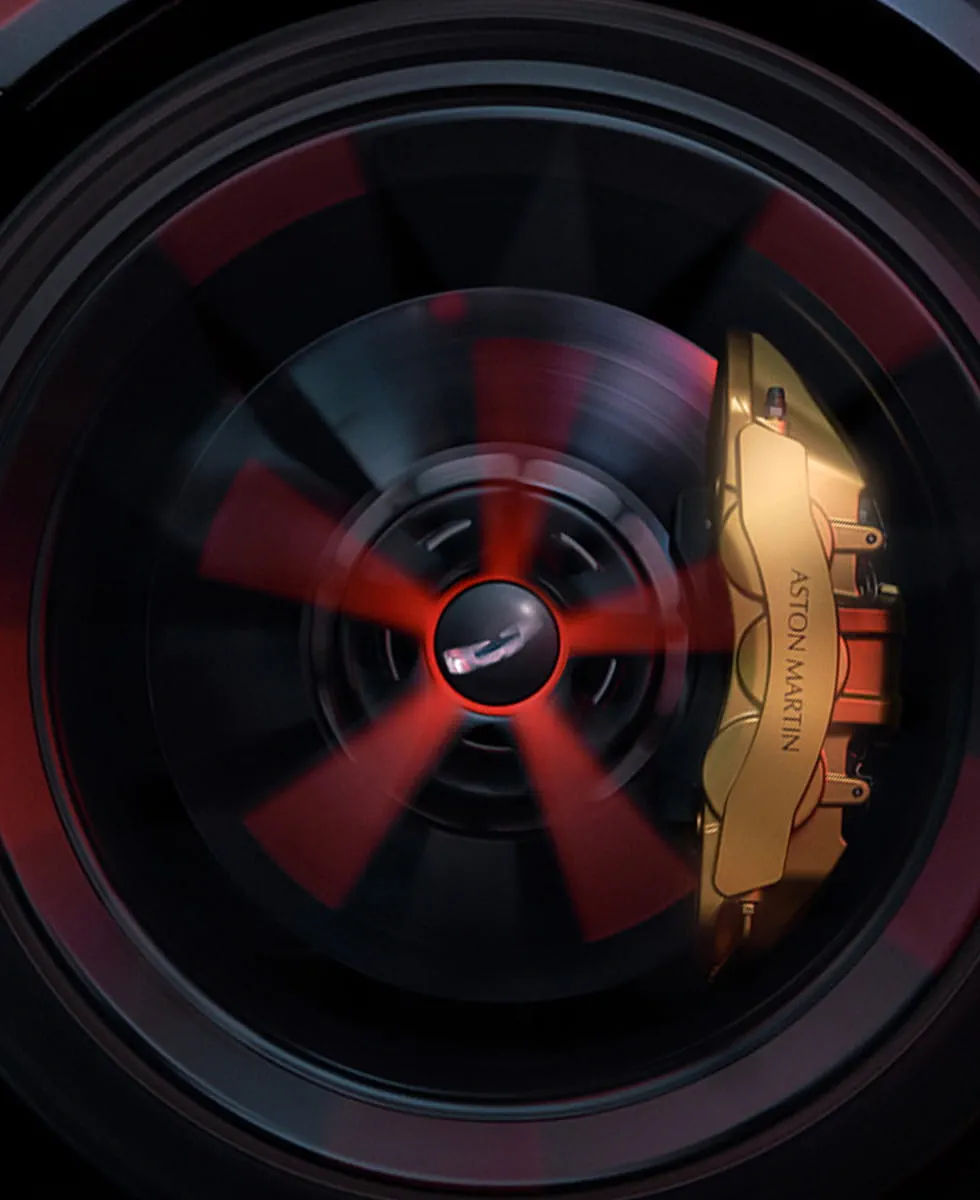 Aston Martin Vantage S brakes