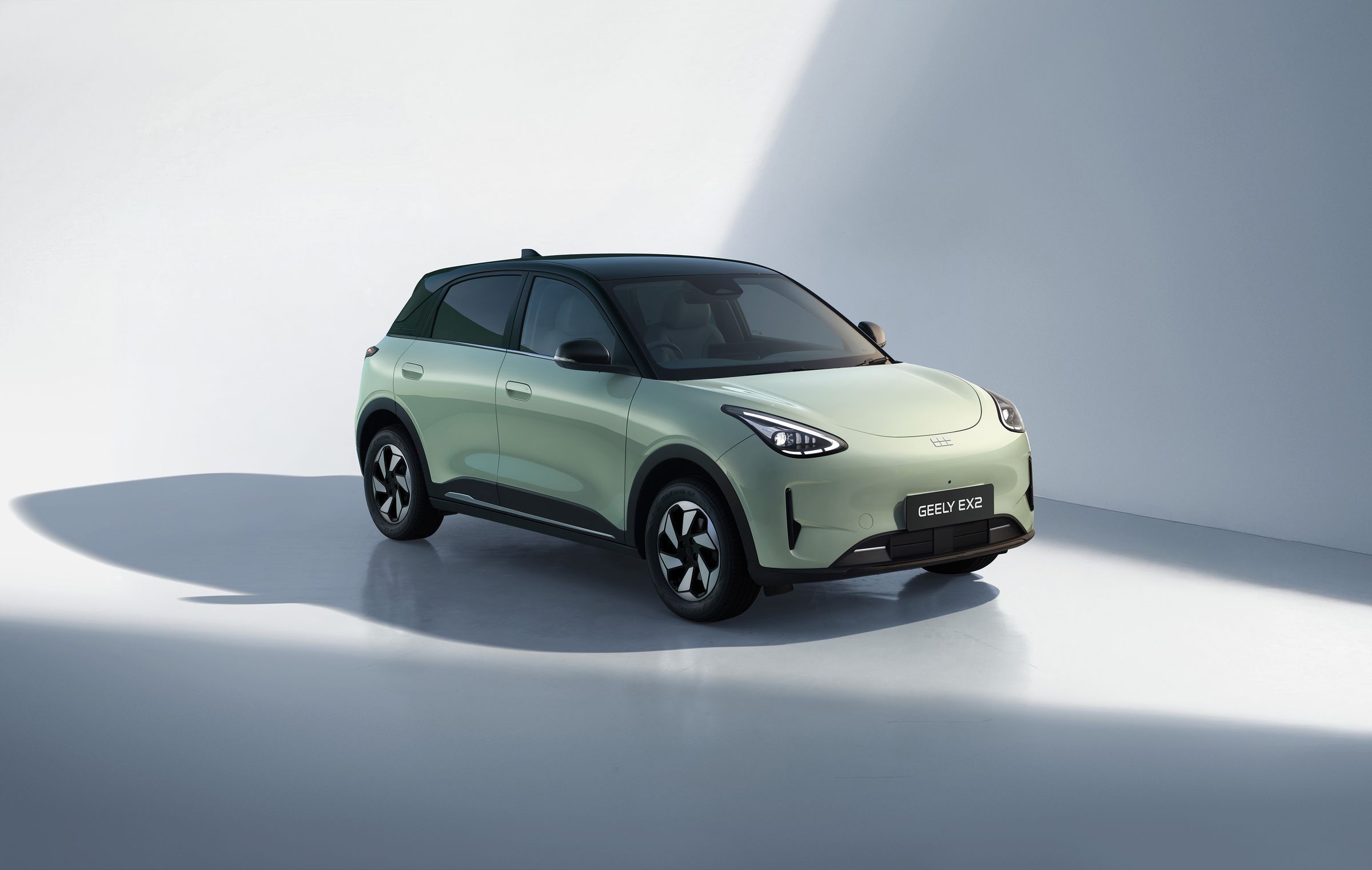 Geely EX2 exterior profile