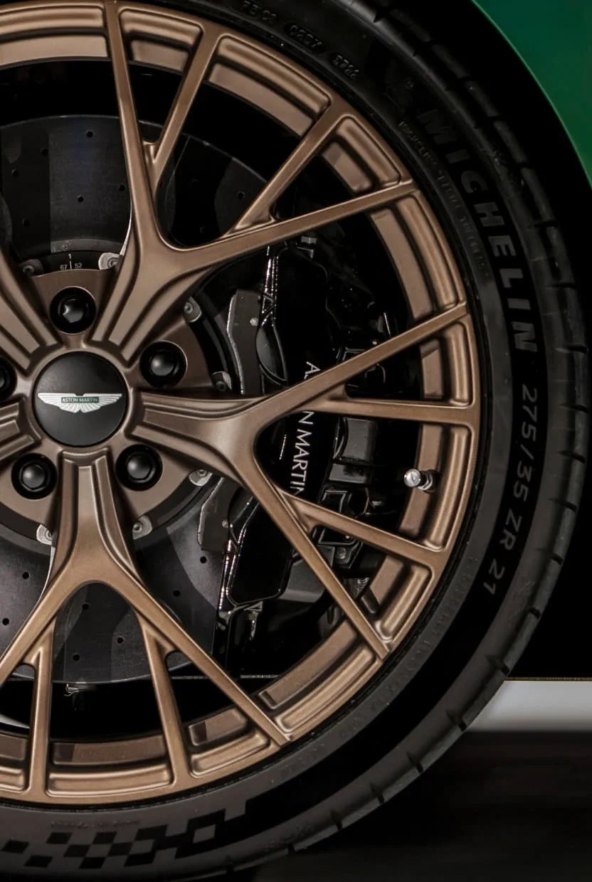 Aston Martin Vantage S brakes