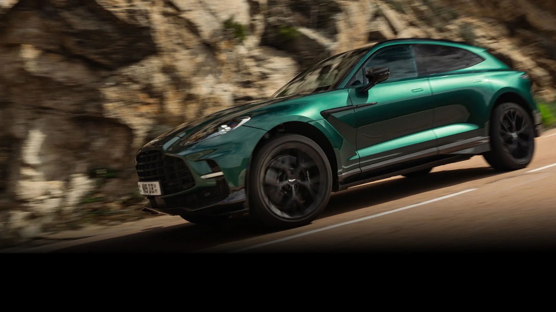 Aston Martin DBX707 performance