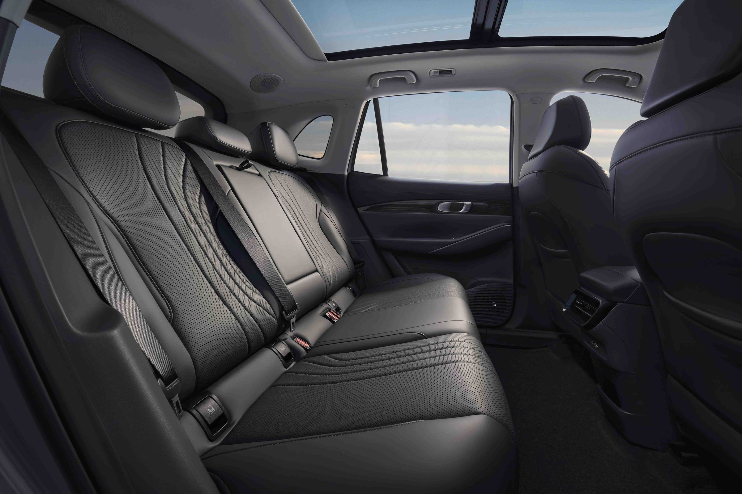 Geely EX5 wireless charging console