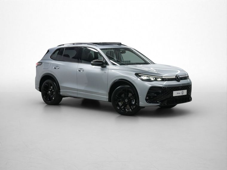 Volkswagen Tiguan R-Line AWD Black P Tour