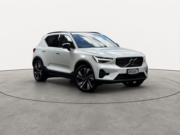 Volvo XC40 B4 FWD Ultimate Dark