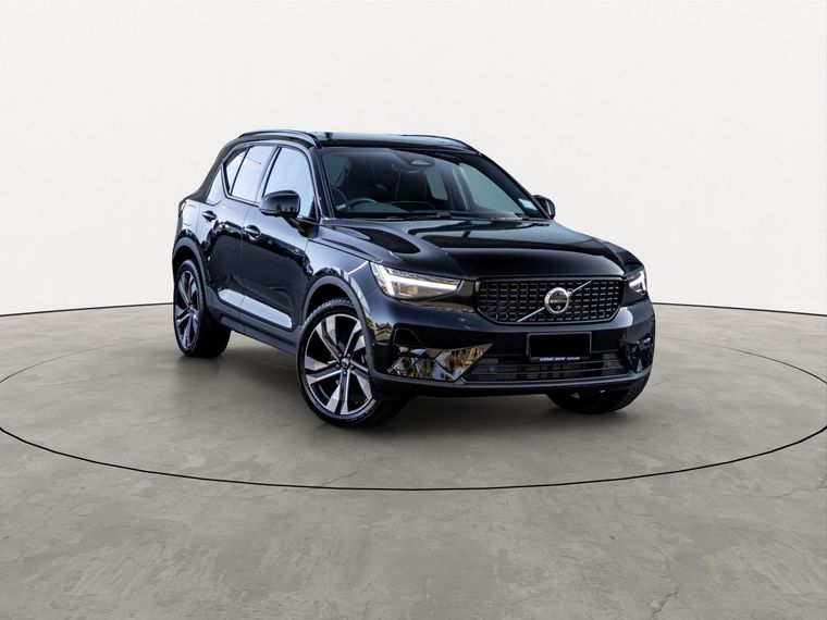 Volvo XC40 B4 FWD Ultra Dark