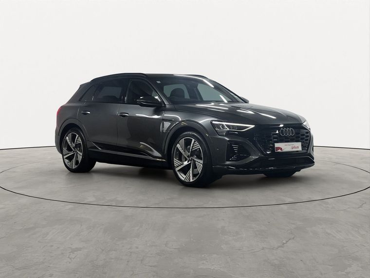 Audi Q8 55 e tron S line