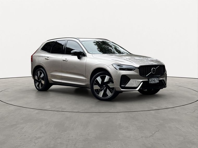 Volvo XC60 T8 Plus Recharge Plug-in Hybrid