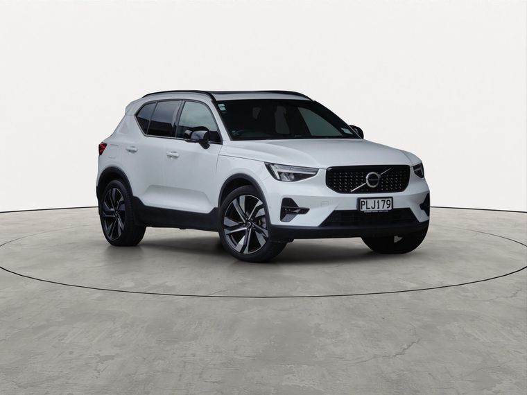 Volvo XC40 B5 AWD Ultimate Dark