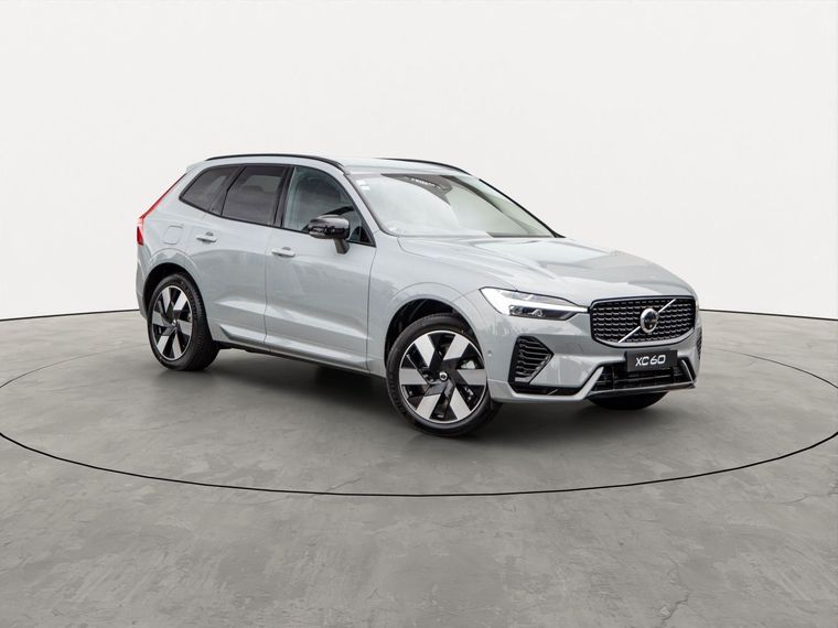 Volvo XC60 T8 Plus Recharge Plug-in Hybrid