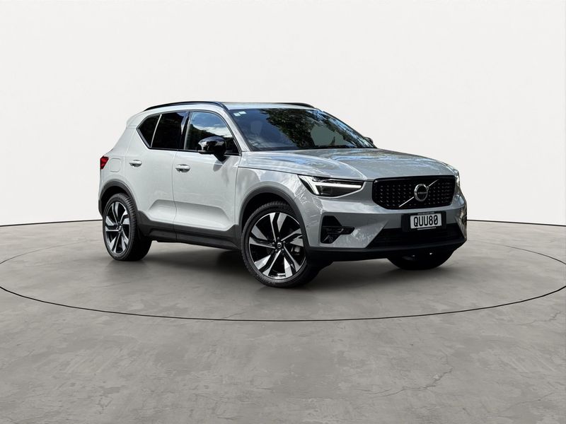Volvo XC40 B4 FWD Ultimate Dark