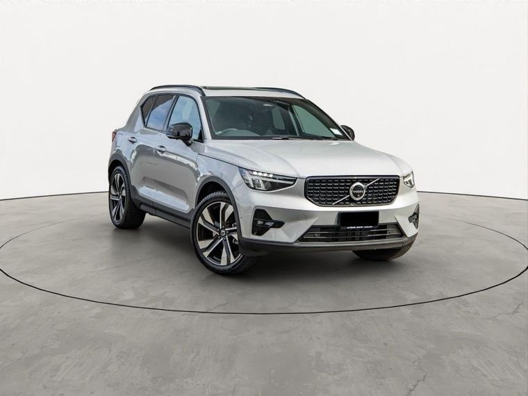 Volvo XC40 B4 Ultimate Dark