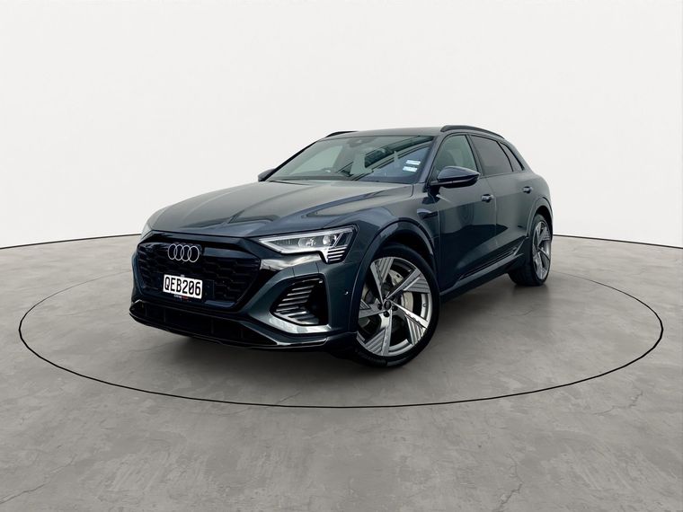 Audi Q8 55 e tron S line