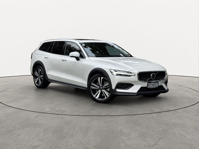 Volvo V60 Cross Country B5 AWD Ultimate Bright