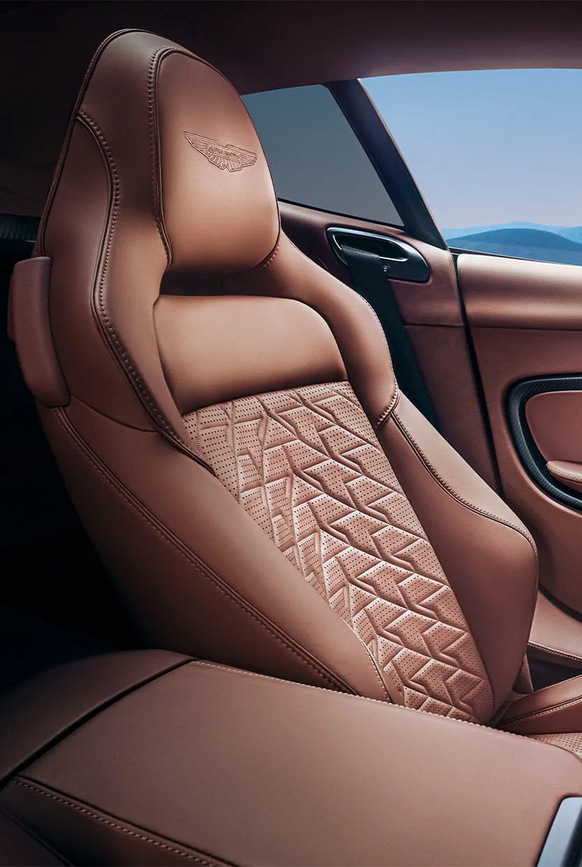 Aston Martin Vantage S seat