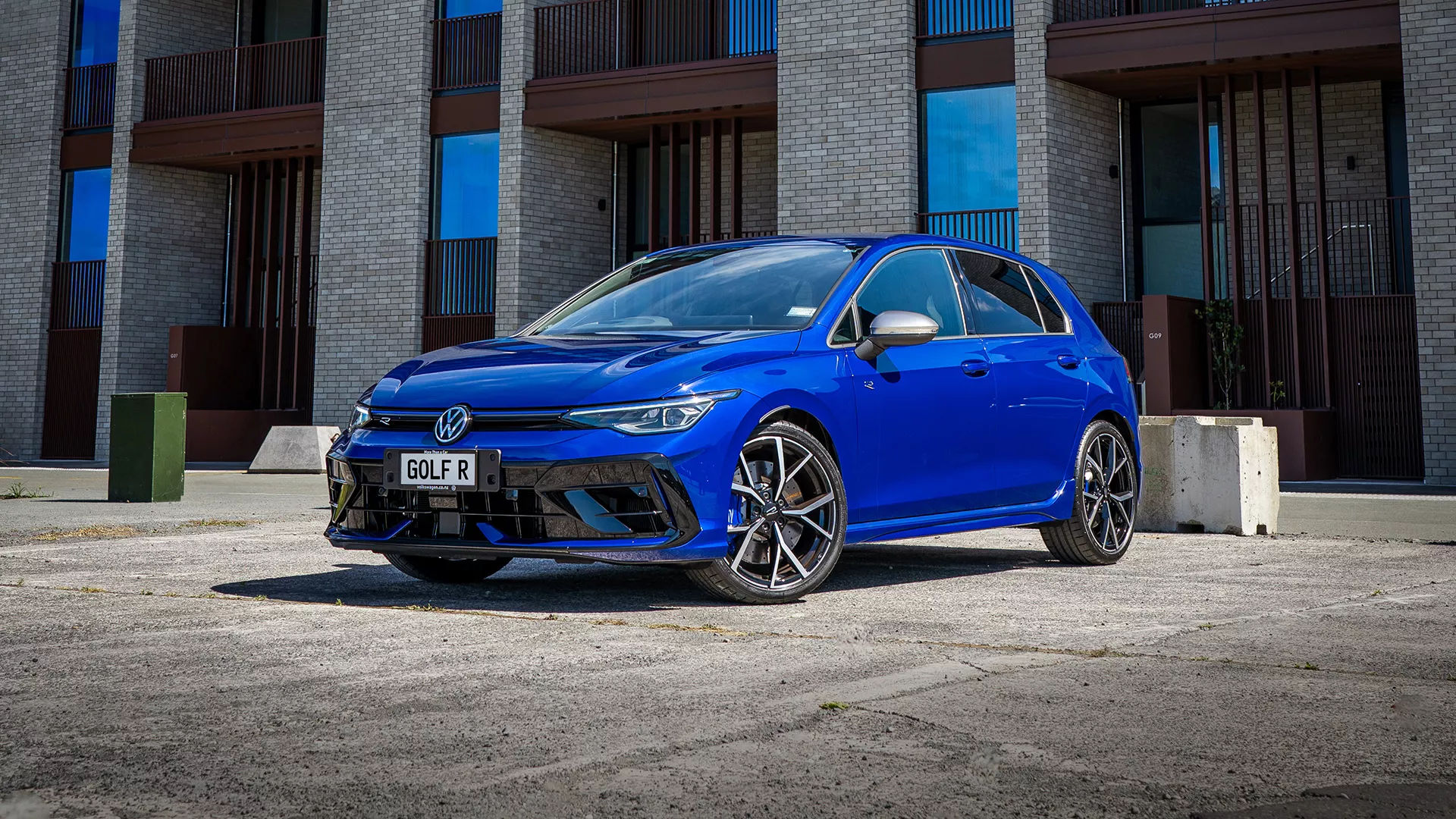 Volkswagen Golf R Sport hatchback