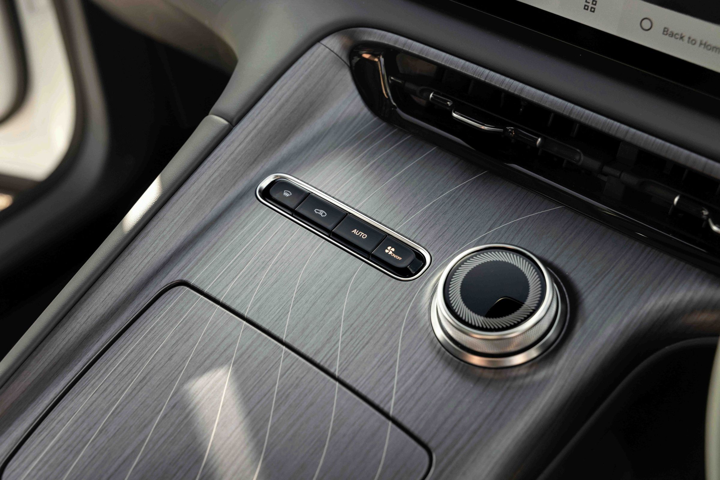 Geely EX5 interior connected space