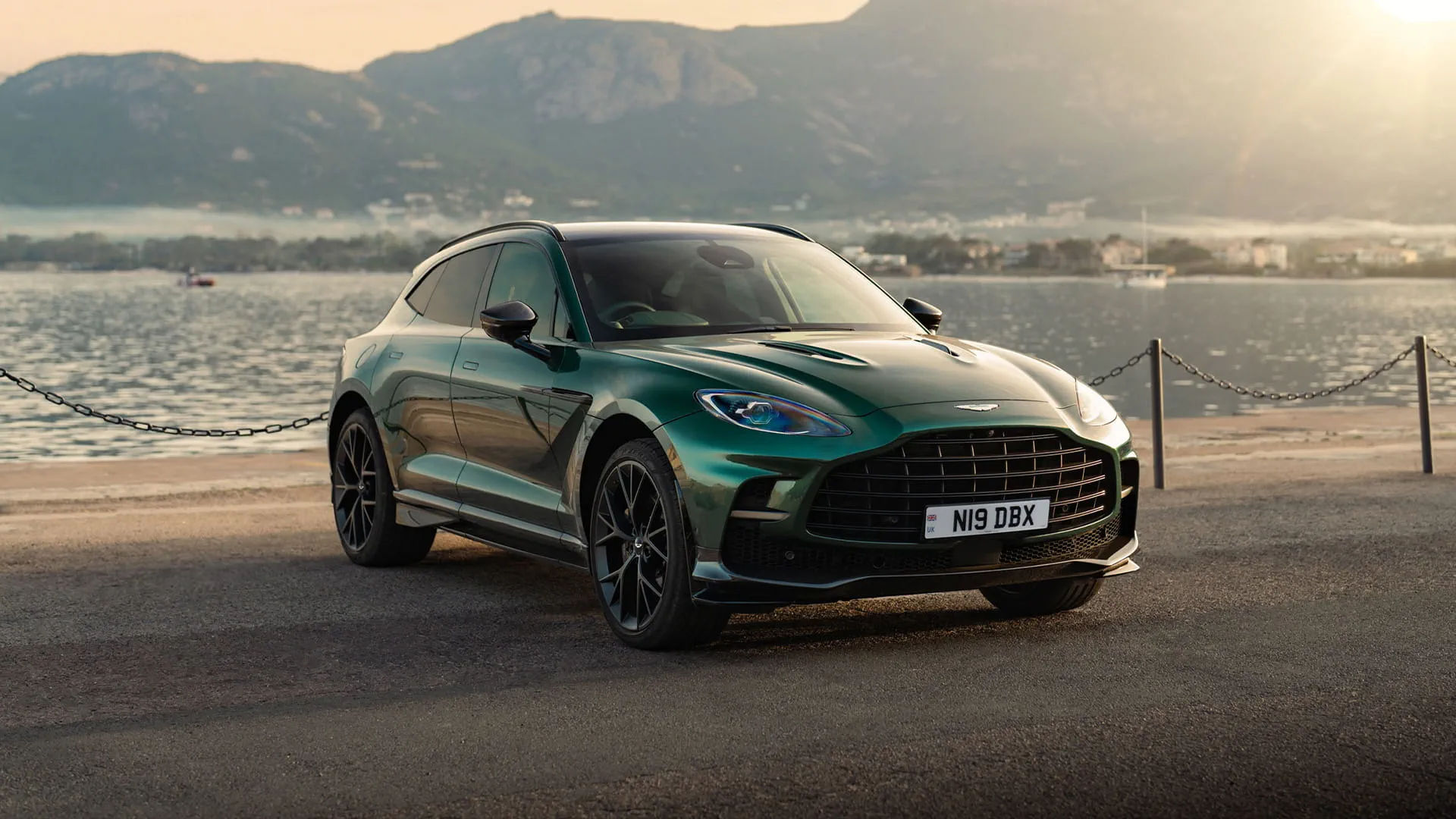 Aston Martin DBX707 performance