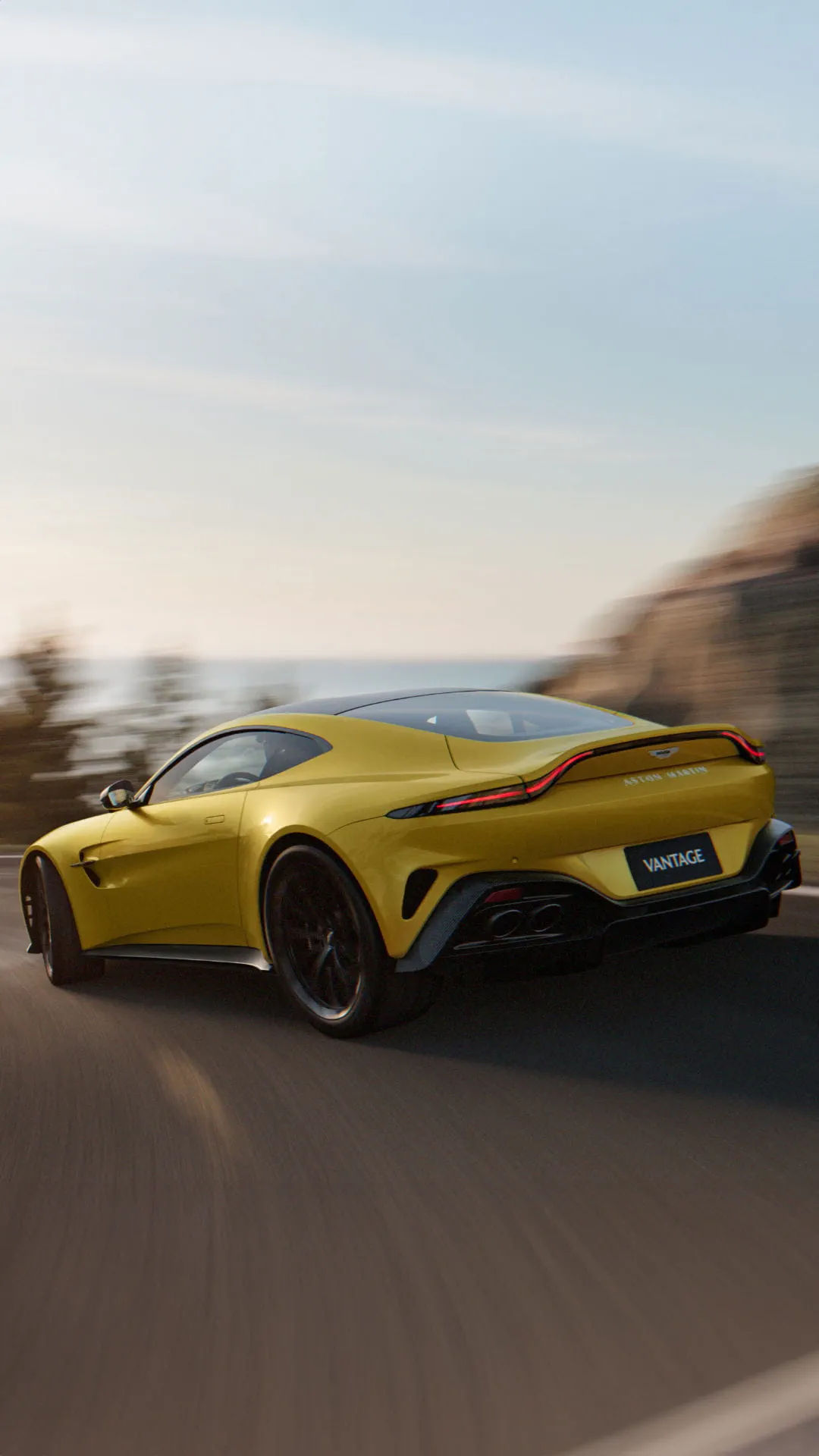 Aston Martin DBX707 performance