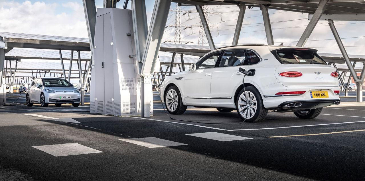 Bentley Commits To First EV