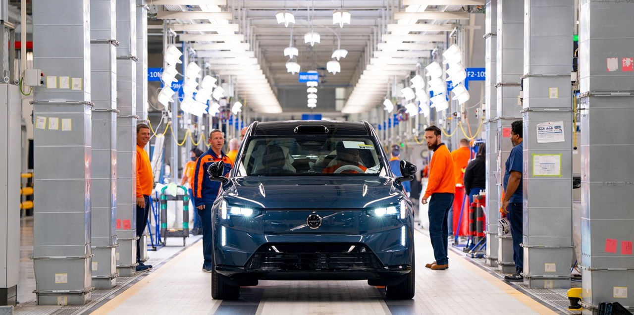 Volvo kicks off production of the EX90