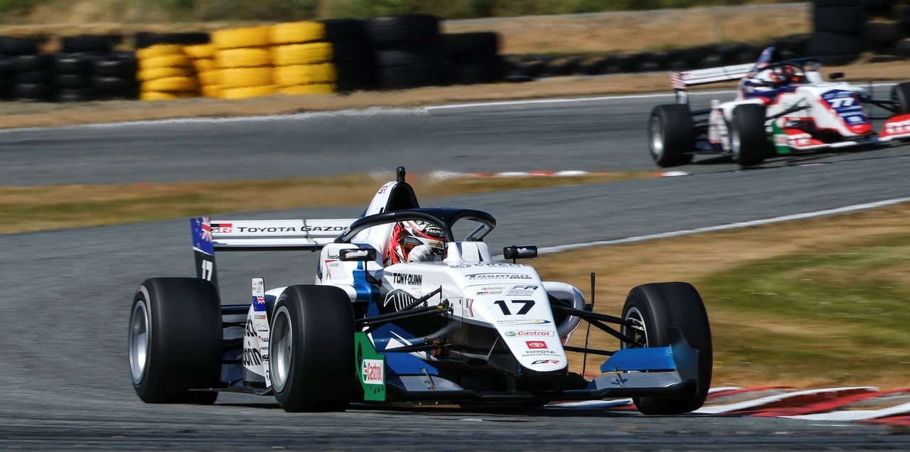 Callum Hedge takes convincing win to stay in hunt for Toyota Formula championship