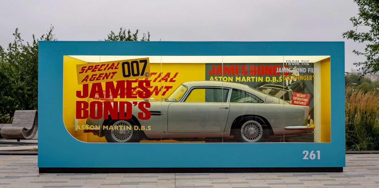 Aston Martin DB5 x Corgi 