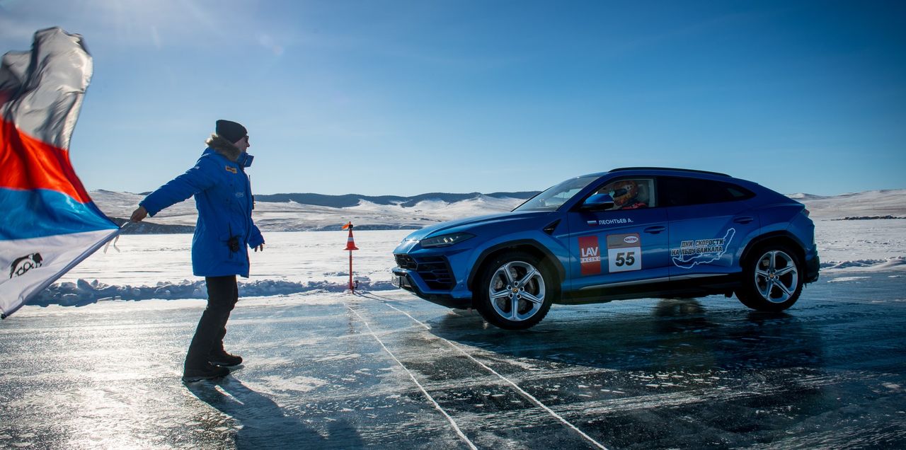 Lamborghini Urus claims high speed record. On Ice.