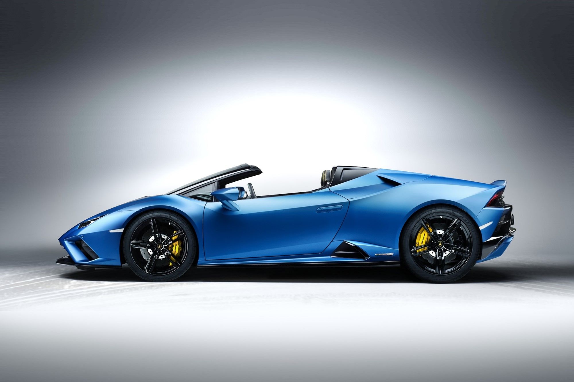Lamborghini Huracan Blue Convertible Side