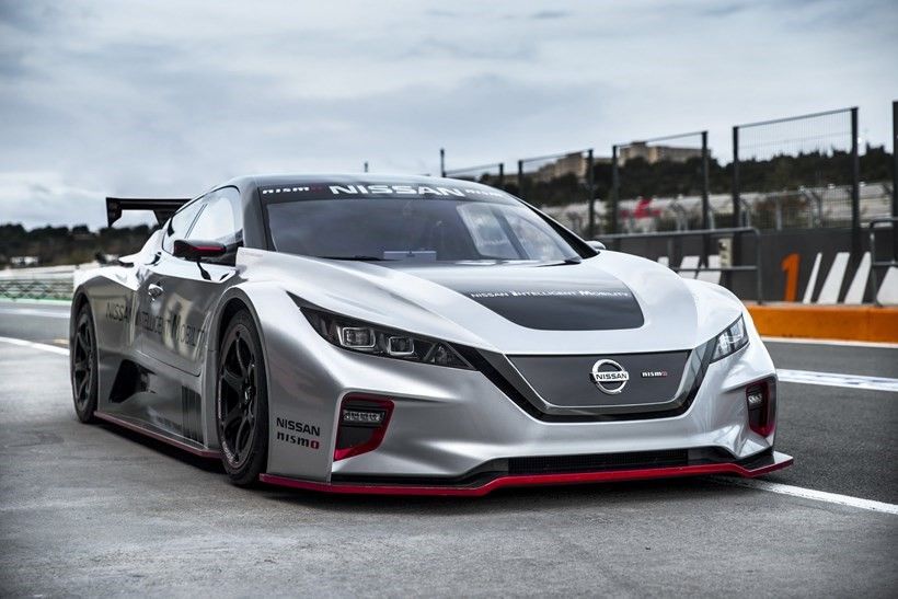 Nissan Leaf Nismo RC Static Race Track