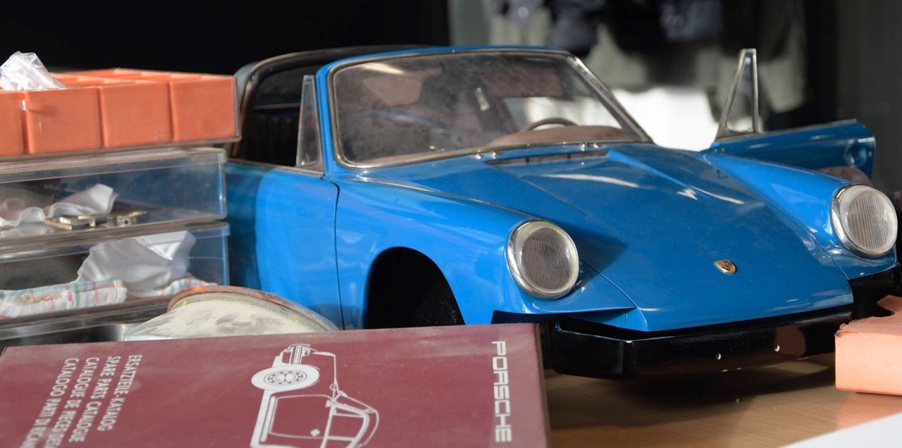 1:5 Scale Model Porsche Targa
