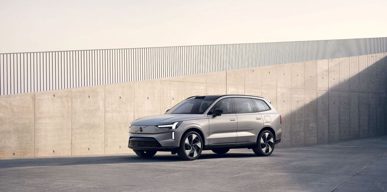 Volvo All-New Flagship EX90 Electric SUV