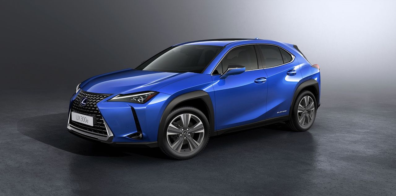 Lexus UX300e Drive | GiltrapTV
