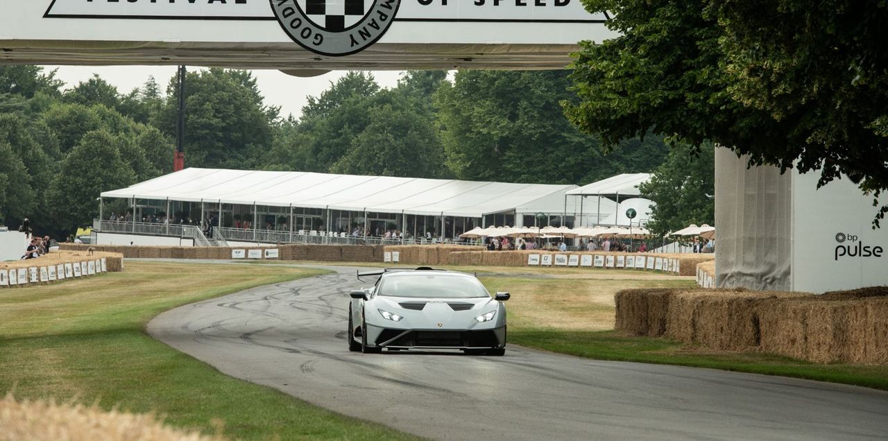 Lamborghini celebrates engines of the present and future