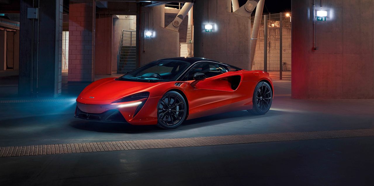 The McLaren Artura is home | GiltrapTV