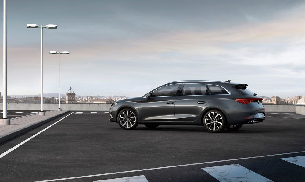 All New Seat Leon Sportstourer Featuring Phev Magnetich Tech