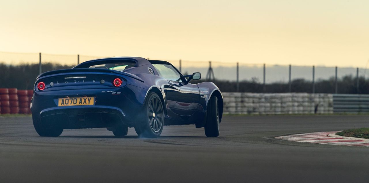 Lotus Elise 240 Sport: DRIVE | GiltrapTV