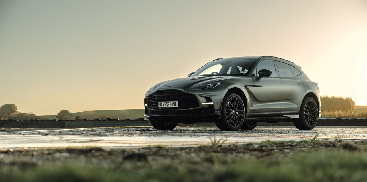 Aston Martin DBX 707