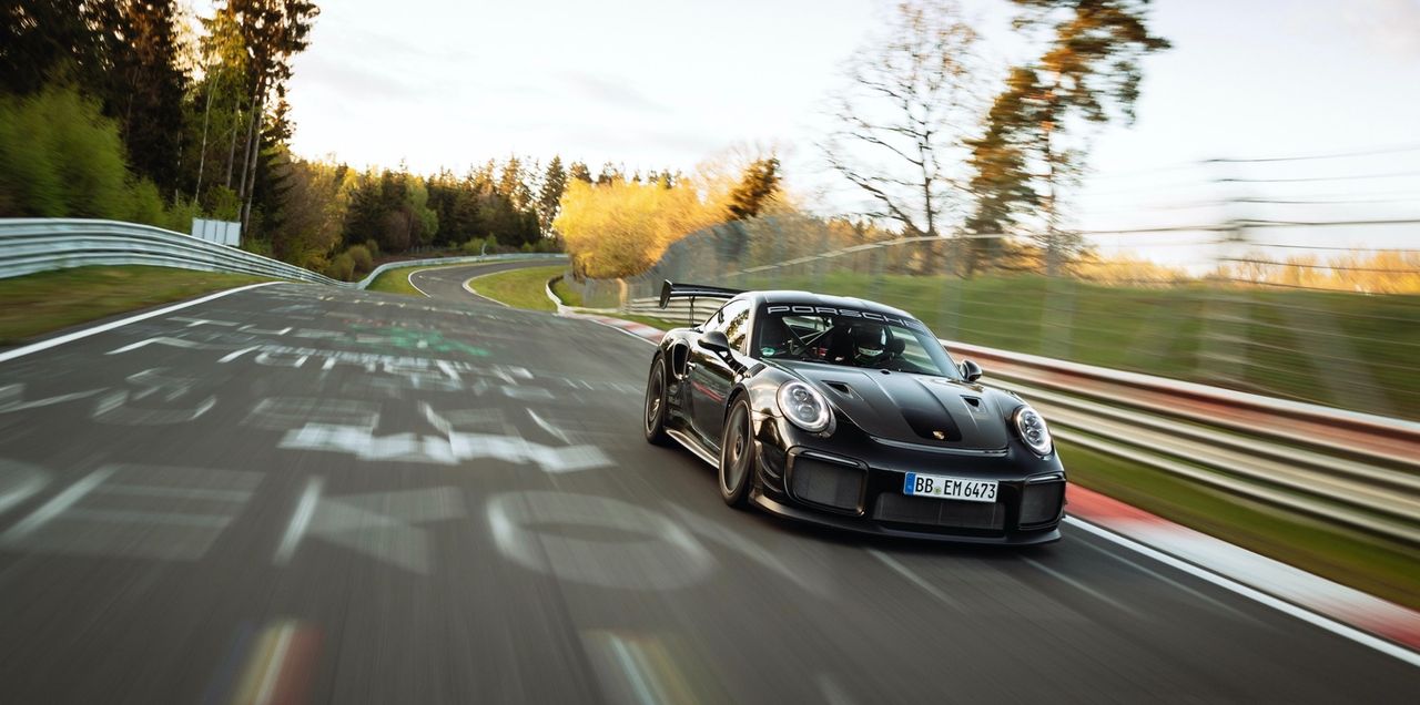 GT2 RS breaks Nürburgring record
