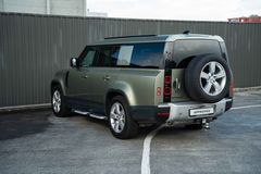 Land Rover Defender 130 D300 S
