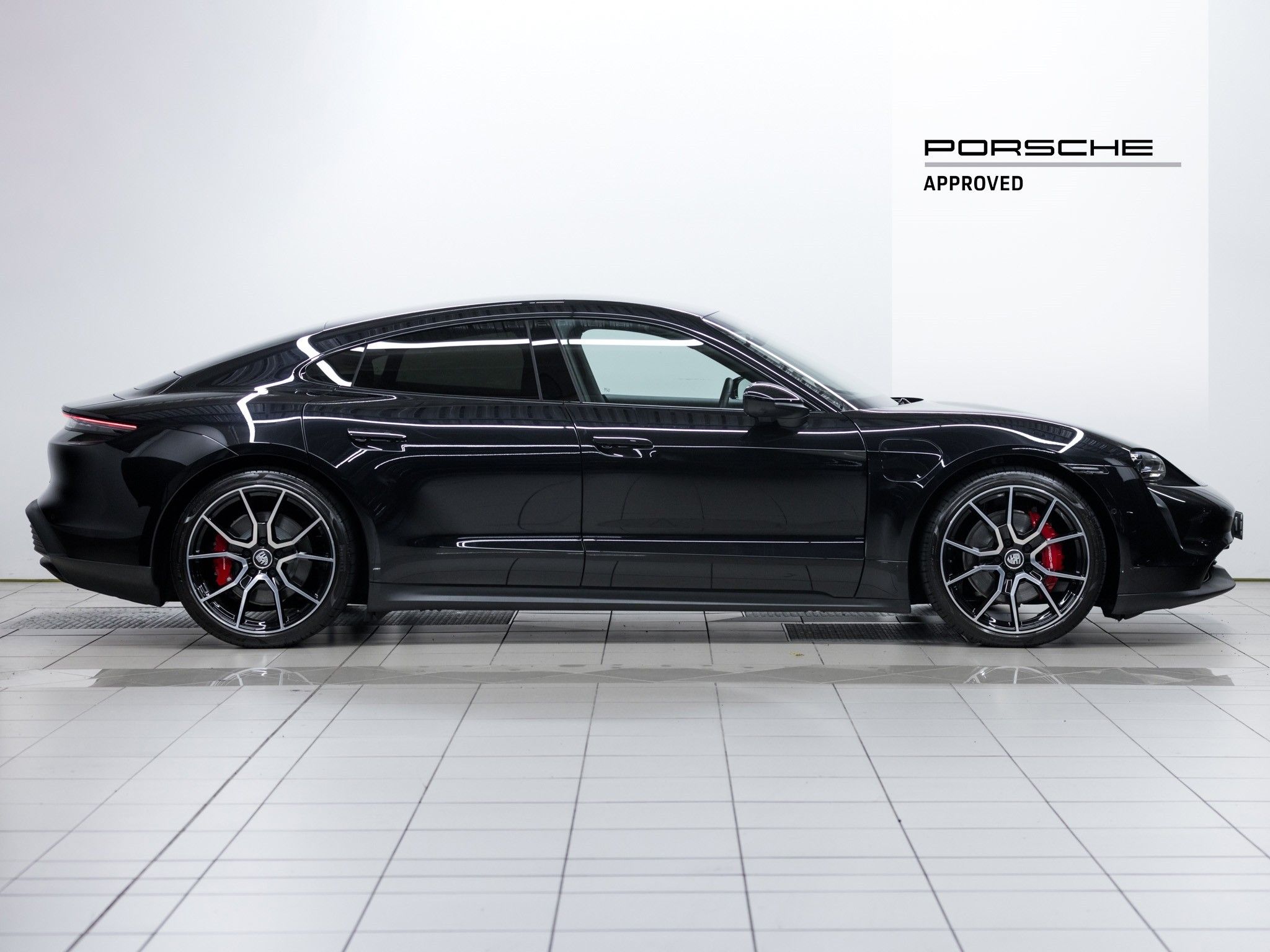 2024 Porsche Taycan 4S (J1) | Giltrap Group