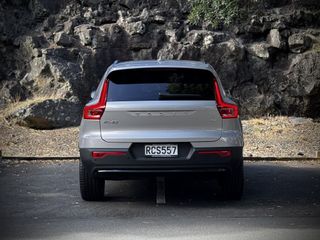 Volvo XC40 B4 FWD Ultra Dark