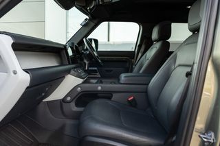 Land Rover Defender 110 D300 HSE