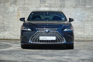 Lexus ES 300H Crafted Edition