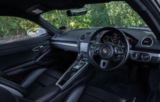 Porsche 718 Cayman 300HP Turbo